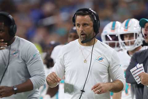 Giants hire Shane Bowen as defensive coordinator, after holding interview with Dolphins LB coach..