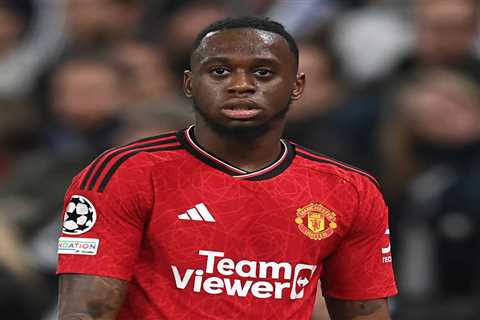 Aaron Wan-Bissaka Withdraws from Man Utd Training Due to Injury Ahead of Aston Villa Clash