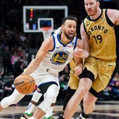 Curry leads Warriors past Raptors, receives warm welcome in Toronto return