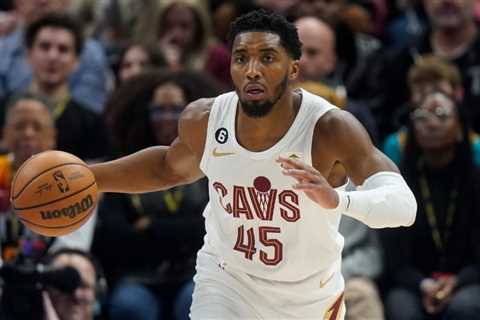 Cavaliers’ Mitchell has ‘wear and tear’ injury that could sideline him weeks