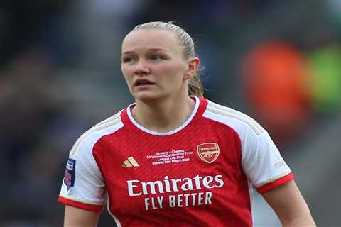 Arsenal Star Frida Maanum Collapses in Women’s League Cup Final