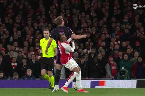 Arsenal Fans Outraged as Harry Kane Avoids Red Card After Elbowing Gabriel in Throat During Bayern..