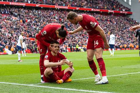 Liverpool v Tottenham: Pre-Match Warmup