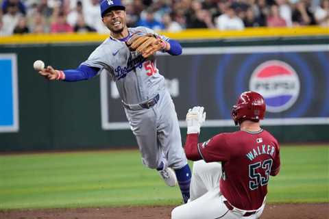 Dave Roberts Gives Grade to Mookie Betts’ Shortstop Play for Dodgers