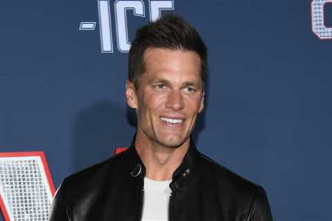 Viral Photo Shows Tom Brady With Notable NFL Rookies