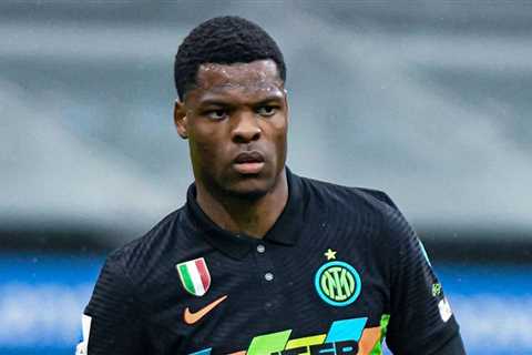 Denzel Dumfries resumes contract talks with Inter