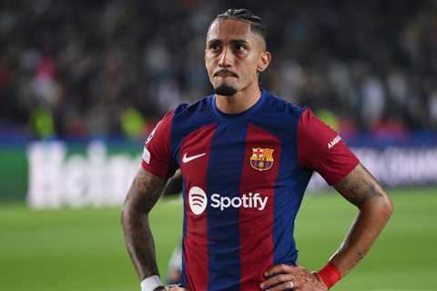 Barcelona winger ‘clear’ on future amid transfer speculation