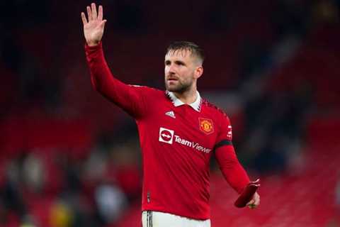 Shaw Shocks With Sudden United Return