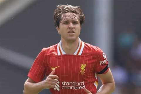 Serie A Giants Battle for Liverpool’s Struggling Chiesa