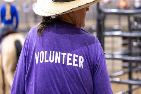 The Benefits of Volunteering at Horse Shows in Southwestern Missouri