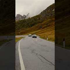 The #FerrariCavalcadeClassiche keeps centre stage in the Dolomites. #Ferrari