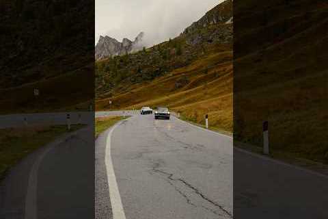 The #FerrariCavalcadeClassiche keeps centre stage in the Dolomites. #Ferrari