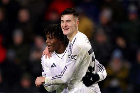 Neville Praises Sesko After Brace in United’s 2-2 Draw