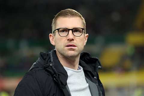 Mertesacker to Leave Arsenal Academy Role After 8 Years