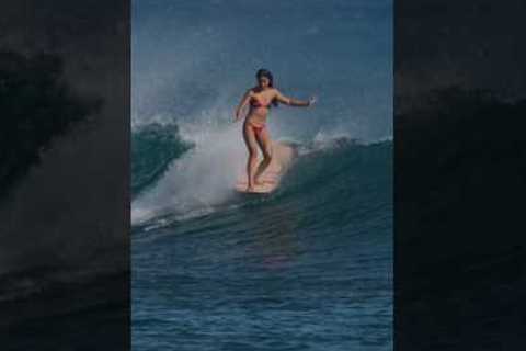 @jojowiththeflo on the south shore of #Oahu #surfing #surfer #surfergirl #Hawaii #Waikiki